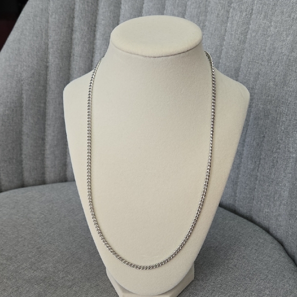 Jewelry - Elegant Silver Chain Necklace, NWT